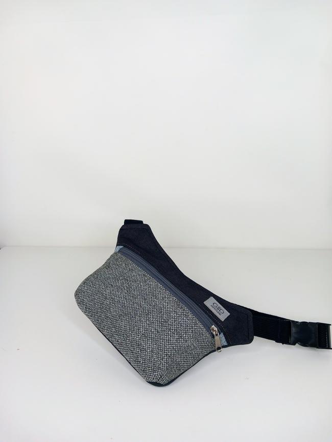 mochla mini unisex gris y negro